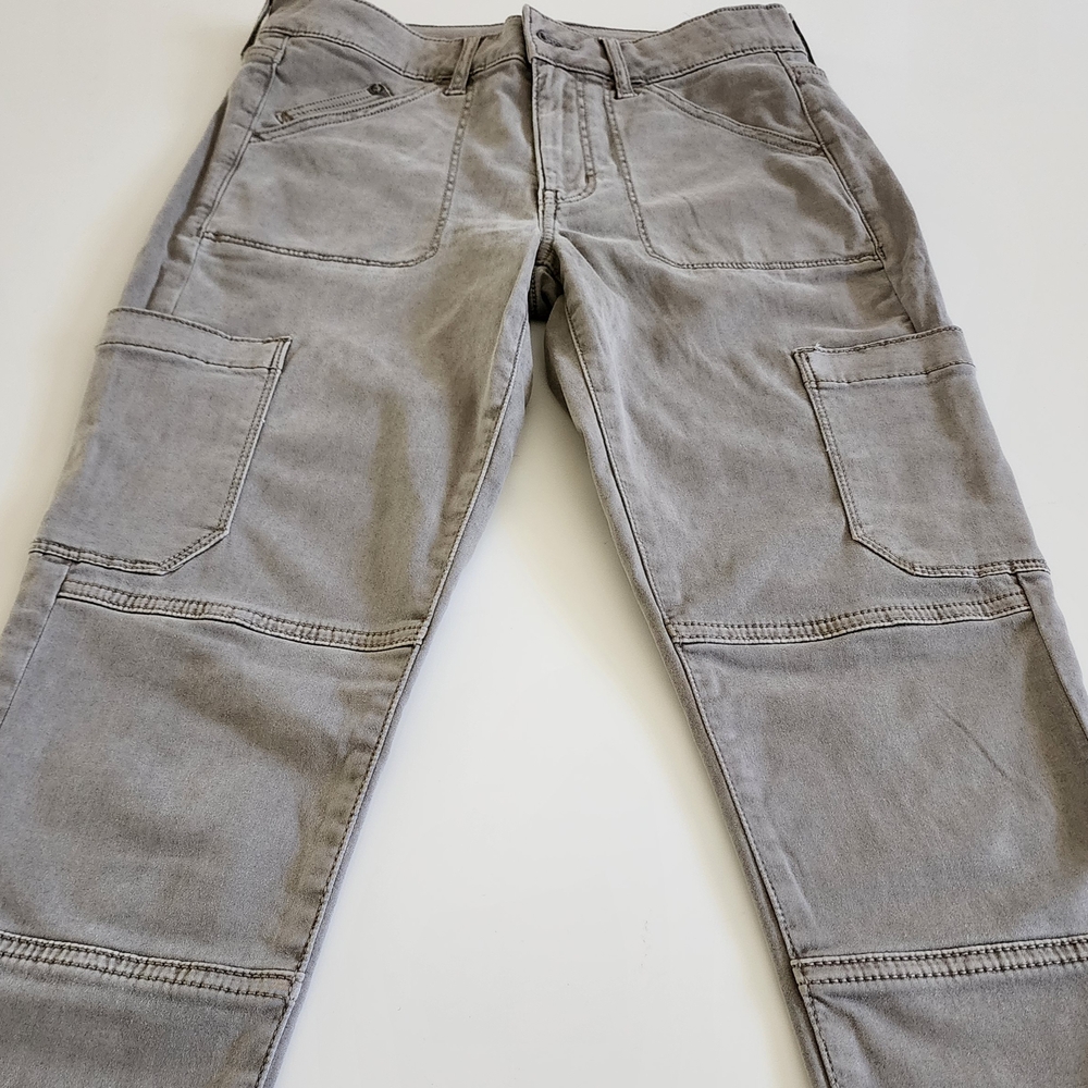 American Eagle Cargo Pants Size 2 - Picture 4 of 9